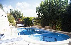Pool der Villa Avlos