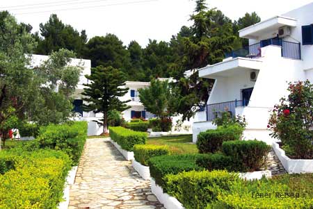 Gartenanlage des Hotel Muses auf Skiathos