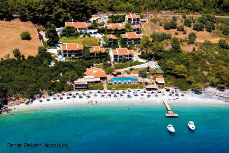 Luftaufnahme vom Adrina Beach Hotel auf Skopelos