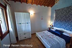 Schlafzimmer im Ferienhaus Petrino auf Skopelos