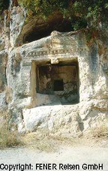 Antikes Höhlengrab in Akyaka