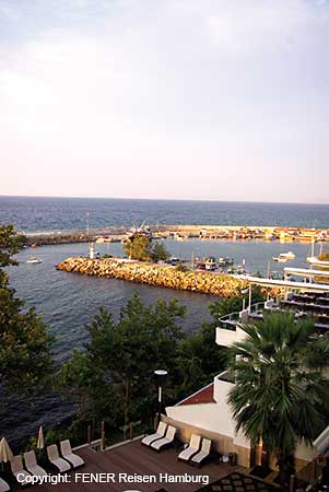 Blick vom Hotel Diapolis auf den Fischereihafen von Akcakoca